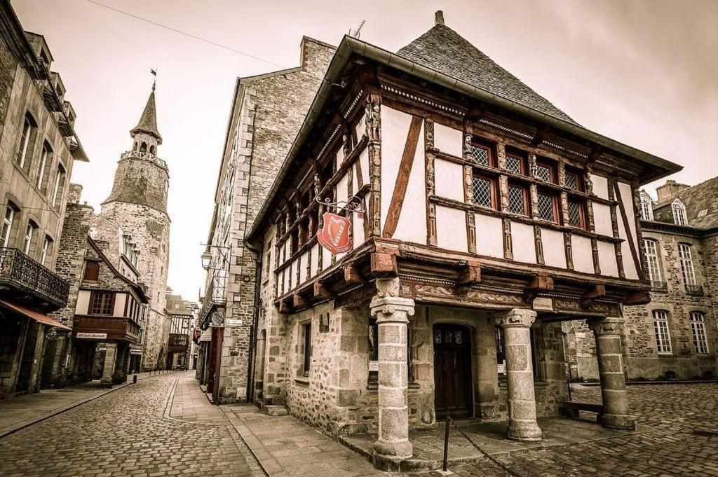 Appartement De La Tour De L'Horloge De Dinan Exterior foto